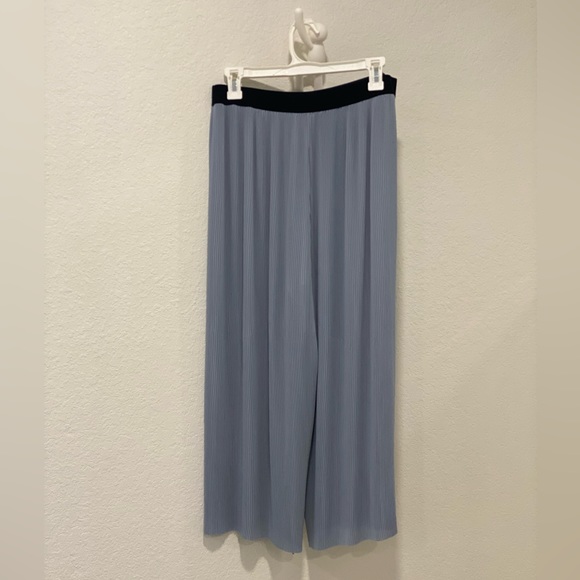 Zara Basic Pleated Palazzo Pants - Picture 2 of 6